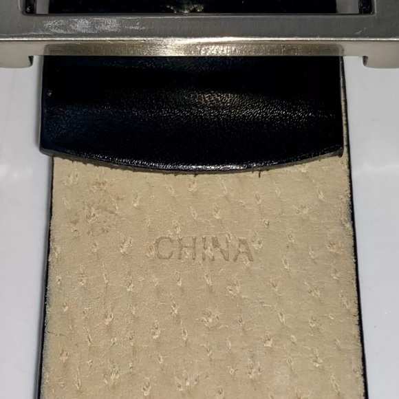 NINE WEST Women’s Black Leather Belt w/ Square Nickel Buckle +/- 46 Inches - Picture 8 of 9